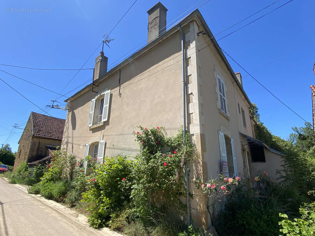 Maison à SAINT-AUBIN-DES-CHAUMES