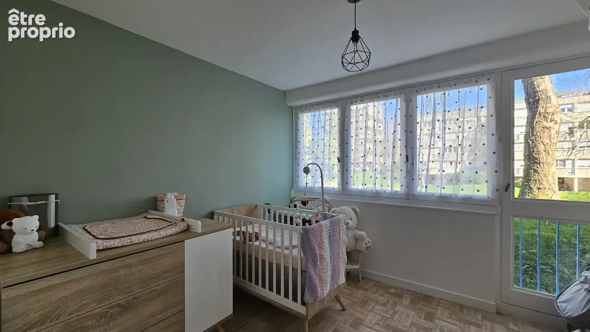 Proche métro, bel appartement (64 m2) avec balcon et cave. - photo 8