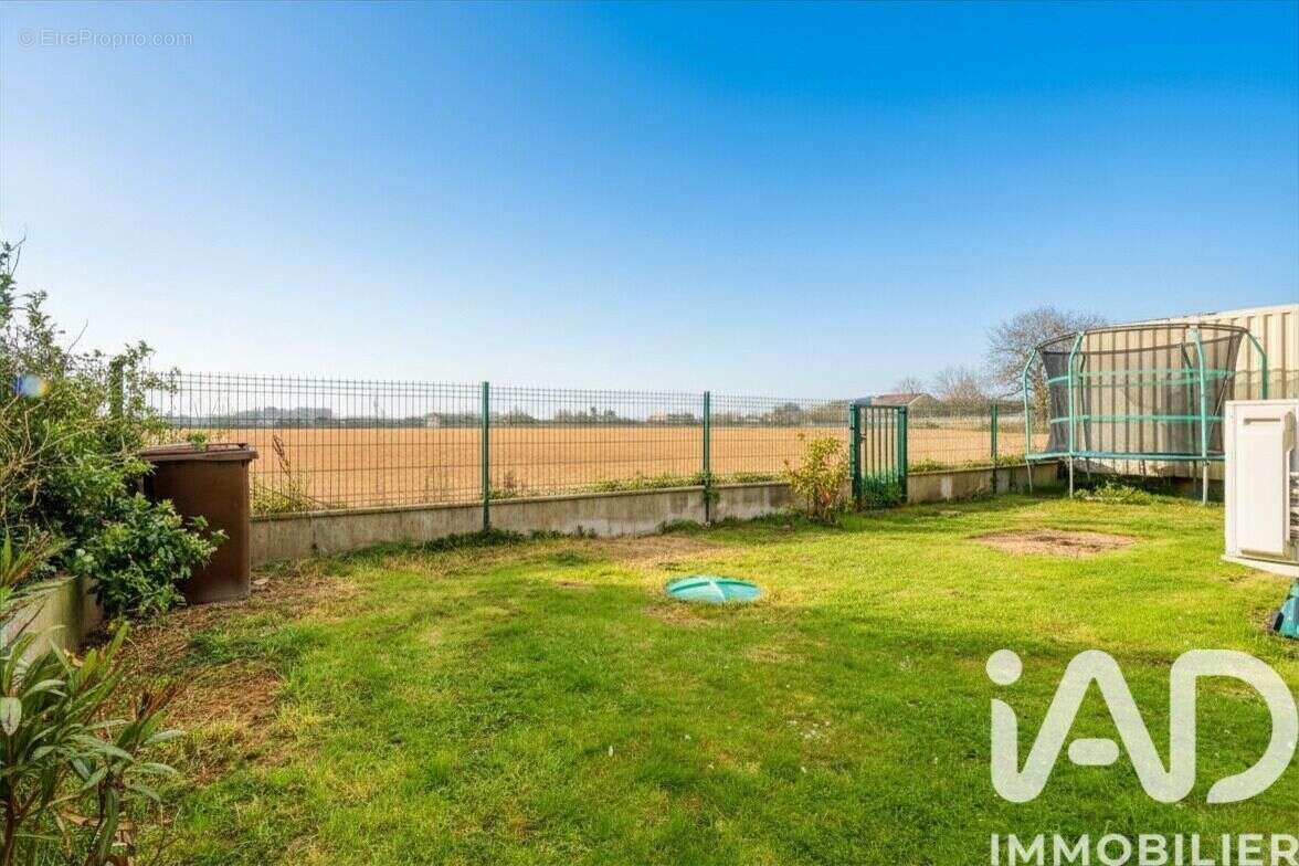 Photo 3 - Maison à TOUSSUS-LE-NOBLE