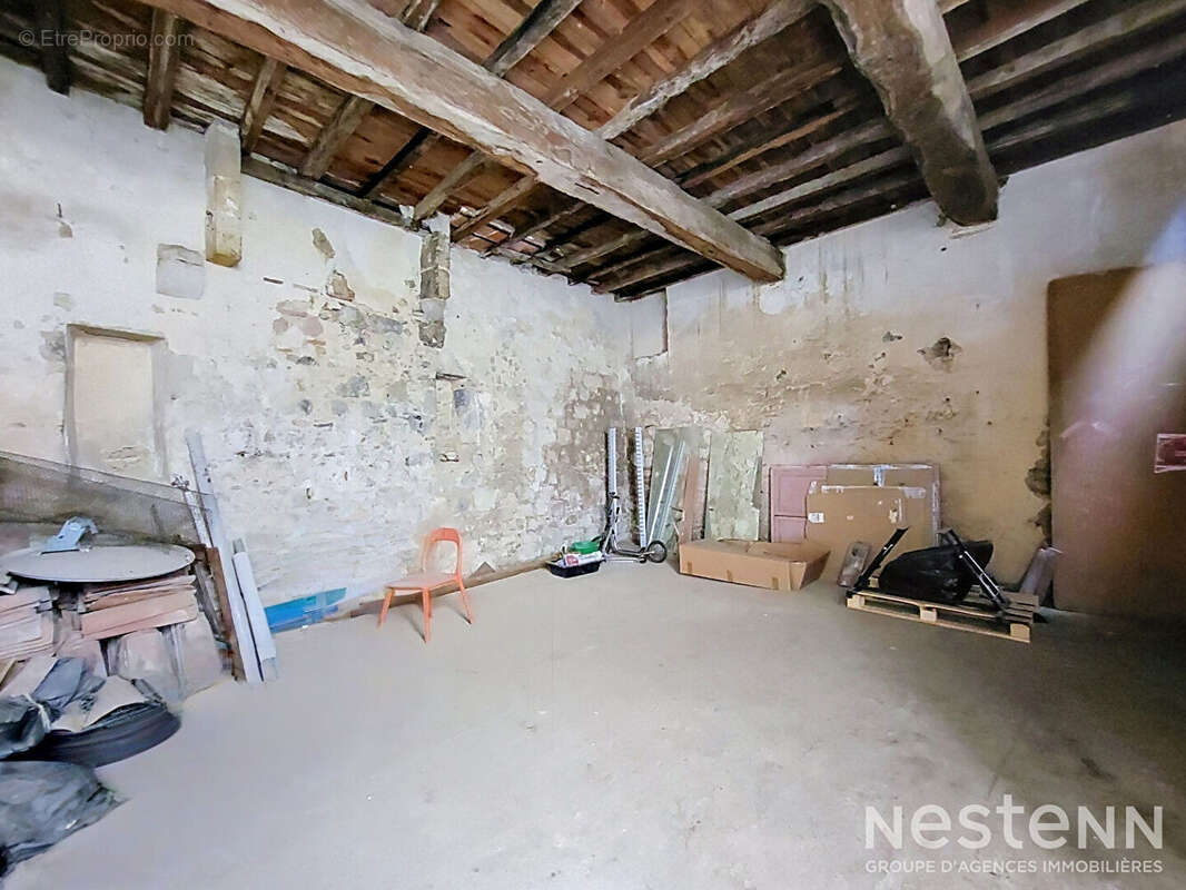 À Vendre Immeuble de rapport avec local commercial de 70 m² et appartement de 84 m² loués au coeur historique de Condom - photo 4