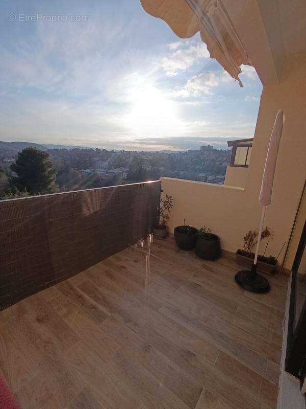 Appartement à GREOUX-LES-BAINS