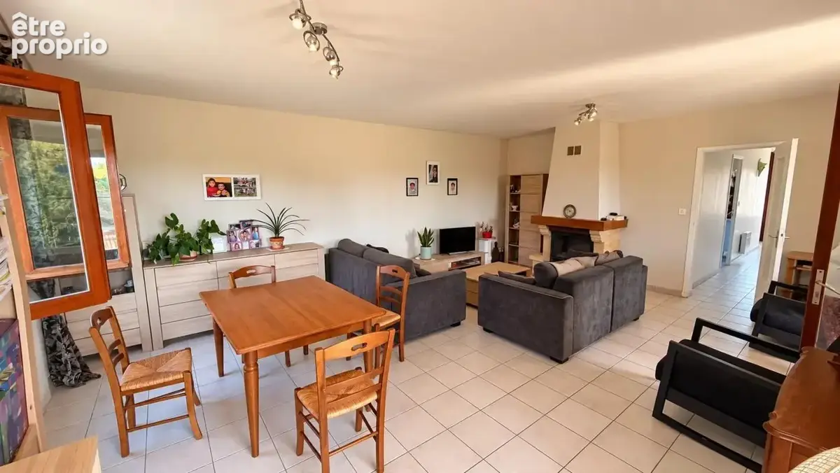 Maison familiale 4 chambres, grand terrain, garage et hangar - photo 3