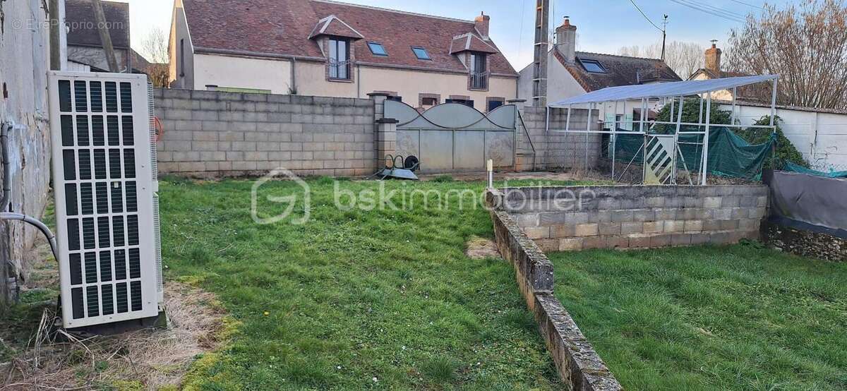 Maison à LA CHAPELLE-SUR-AVEYRON