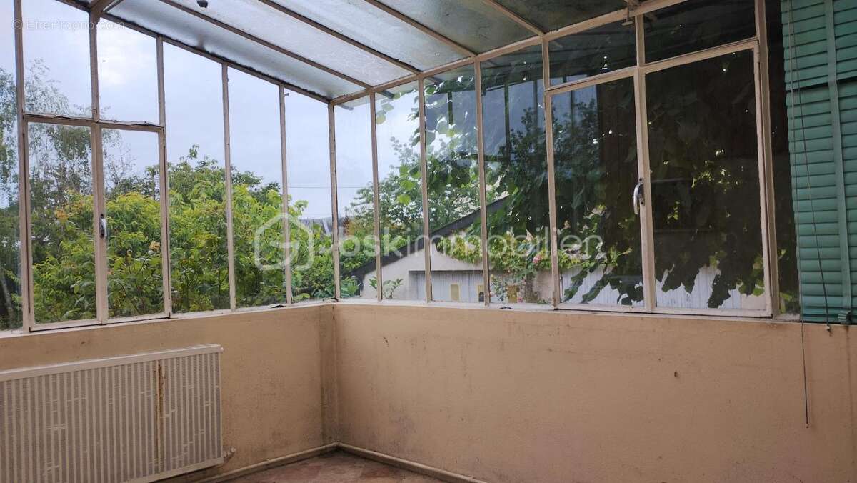 Maison 100 m² à Nazelles-Négron - photo 13