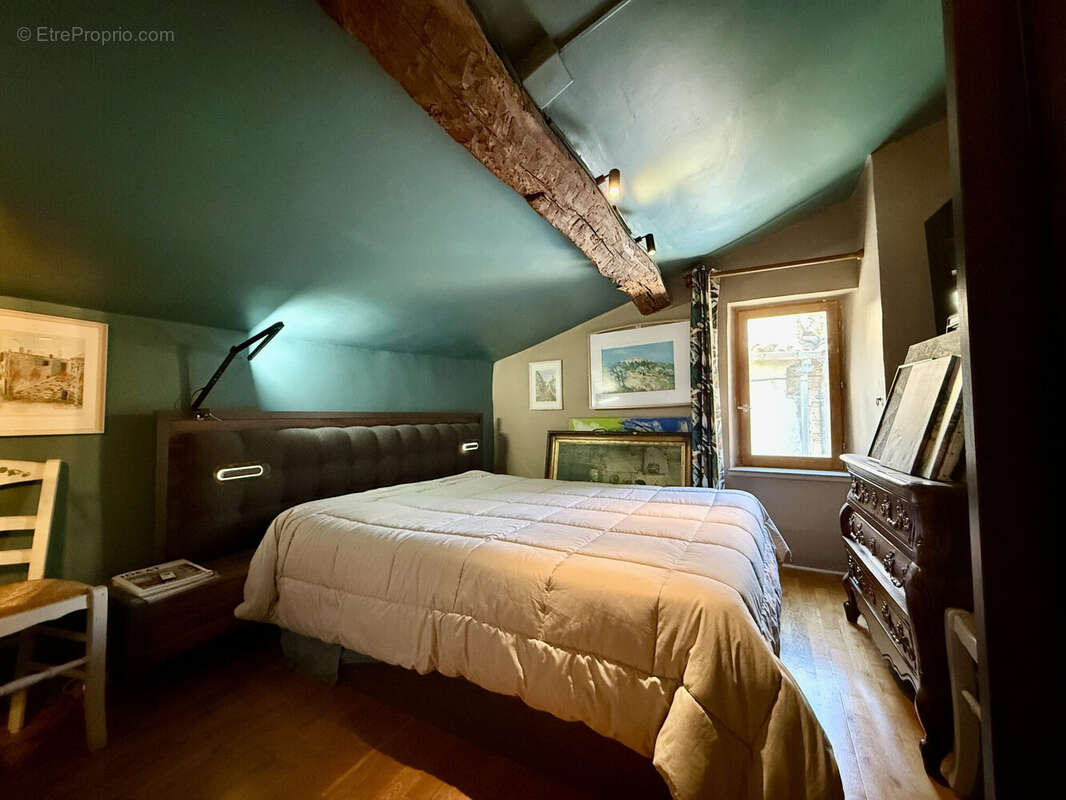 Dickjan POPPEMA de eXp France vous propose une belle petite maison rénovée