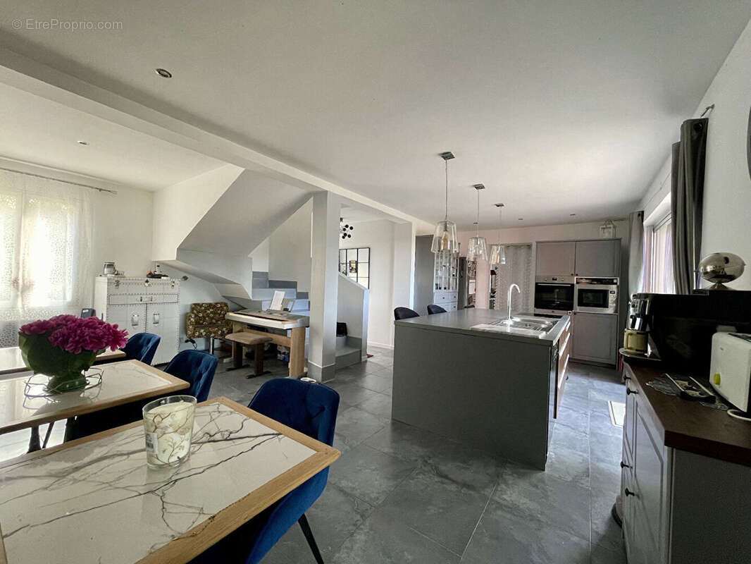 Maison à SAUVETERRE