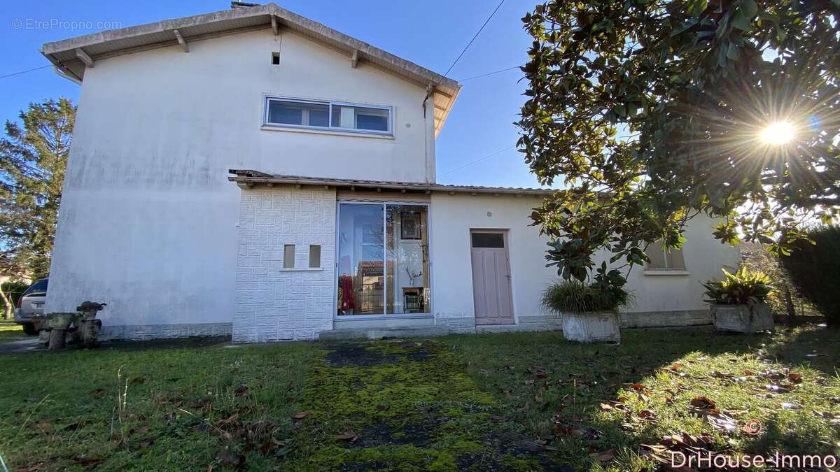 Maison à LA TOUR-DU-CRIEU