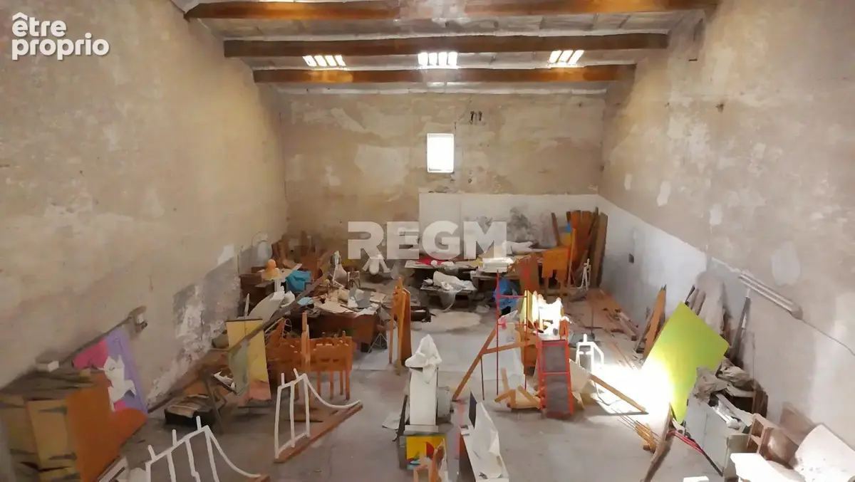 Remise de 138 m2 au sol   Un beau potentiel pour un futur logement au cœur du village - photo 3