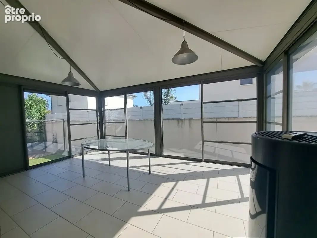 Maison avec 2 appartements et dépendance sur un terrain avec piscine - photo 8