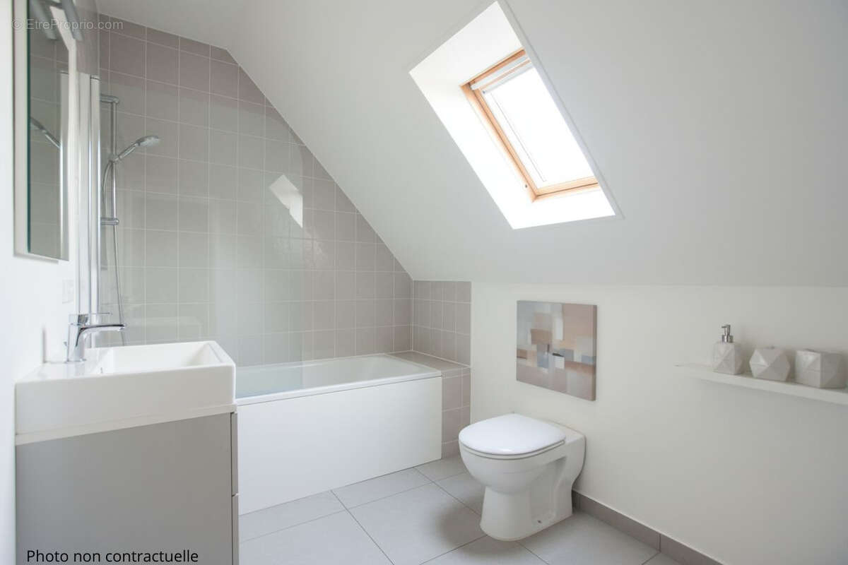 Maison à LES ESSARTS-LE-ROI