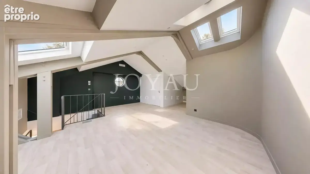 Bureaux en duplex rénovés par architecte – Place des Carmes - photo 4