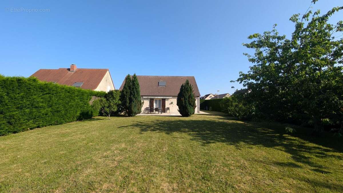 Maison à LONGECOURT-EN-PLAINE