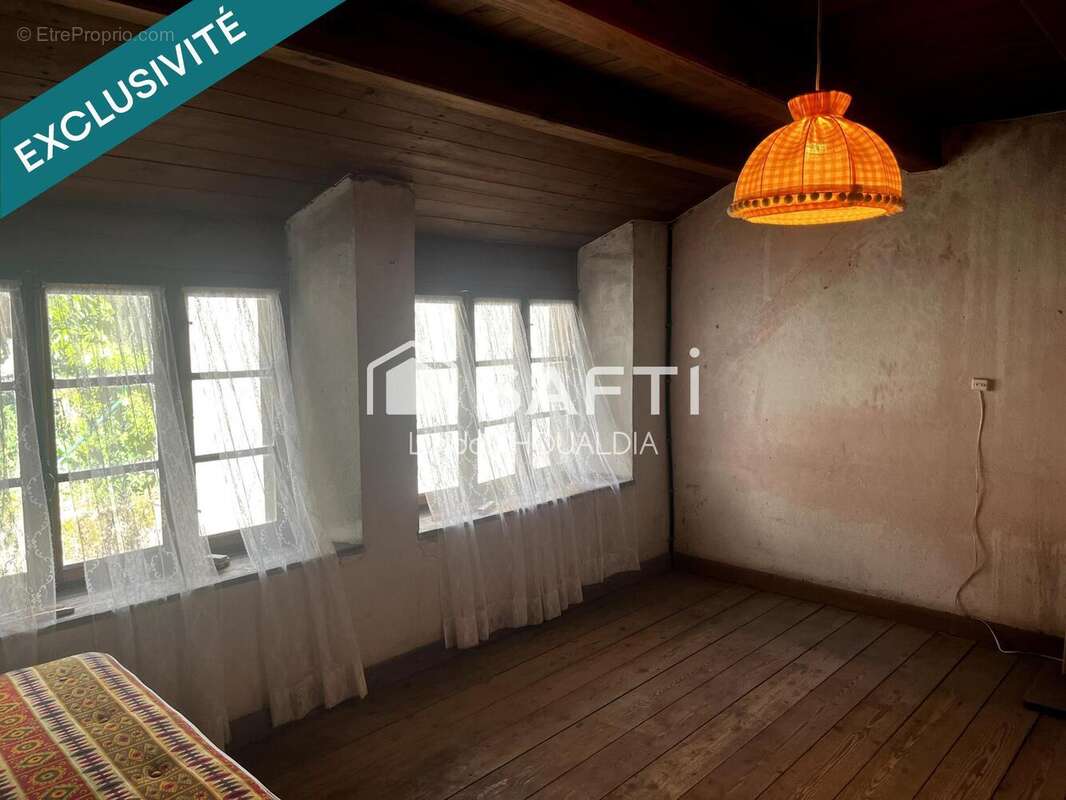Maison 113 m² à Belmont  - photo 7