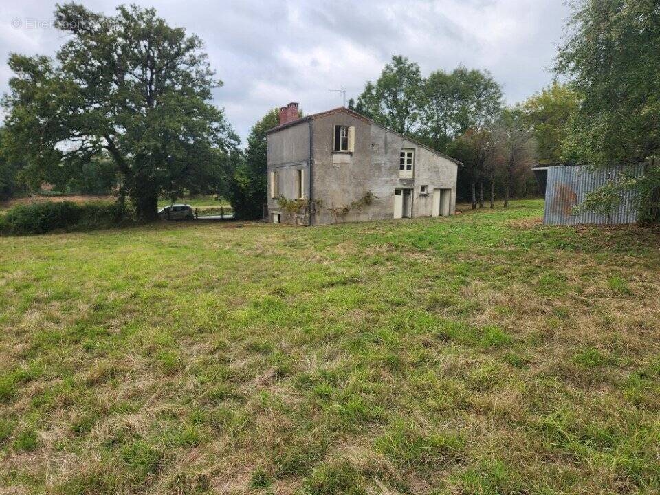 Maison à ETAGNAC