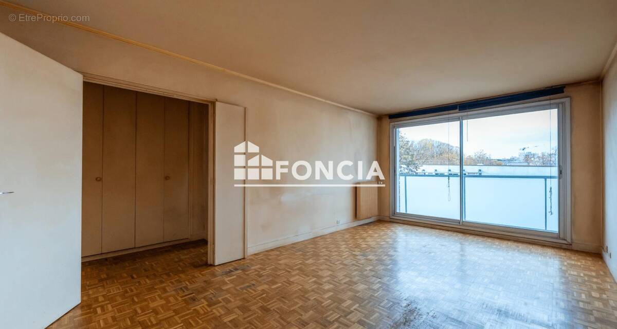 Appartement à PARIS-19E