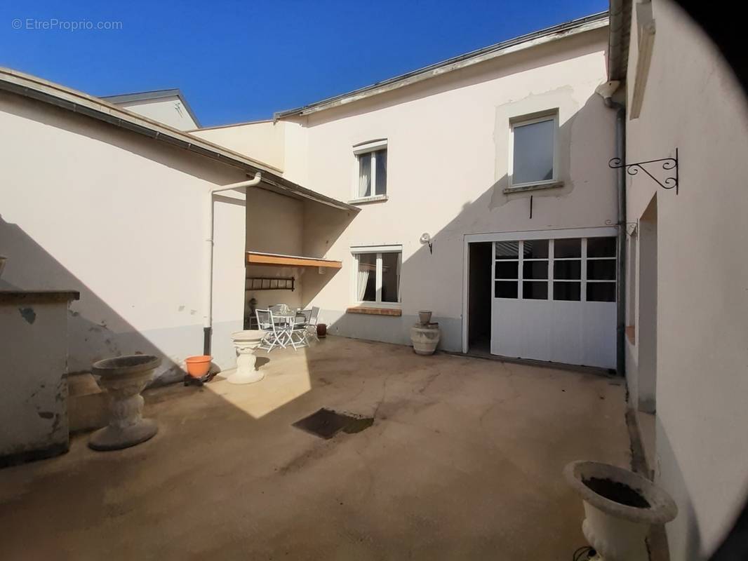 COUR INTERIEURE - Maison à VERZENAY