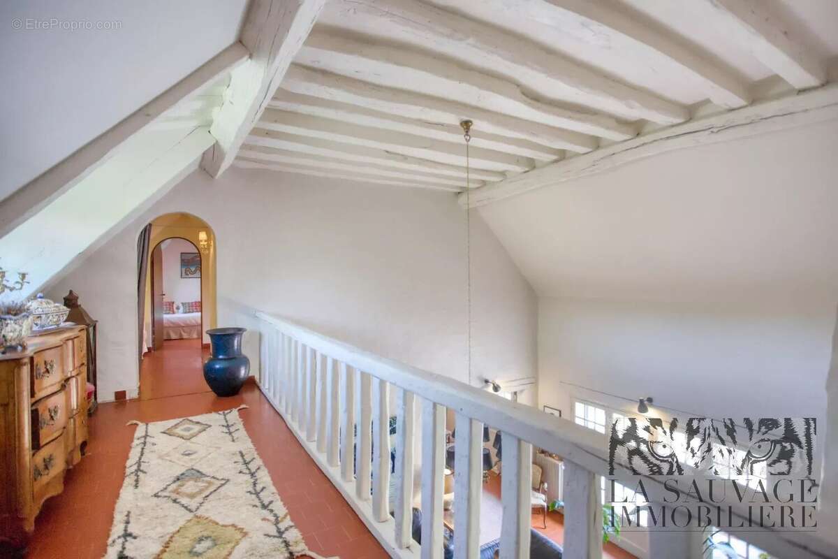 Appartement à LES MESNULS