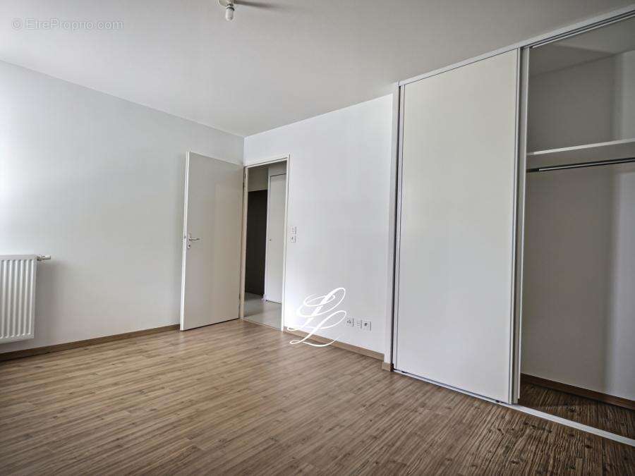 Appartement 64 m² à Joue-Les-Tours  - photo 434