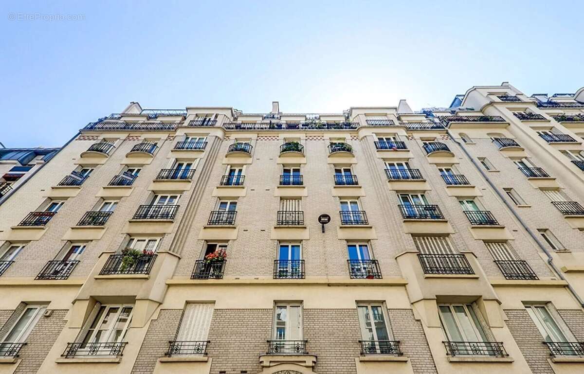 Appartement à PARIS-14E