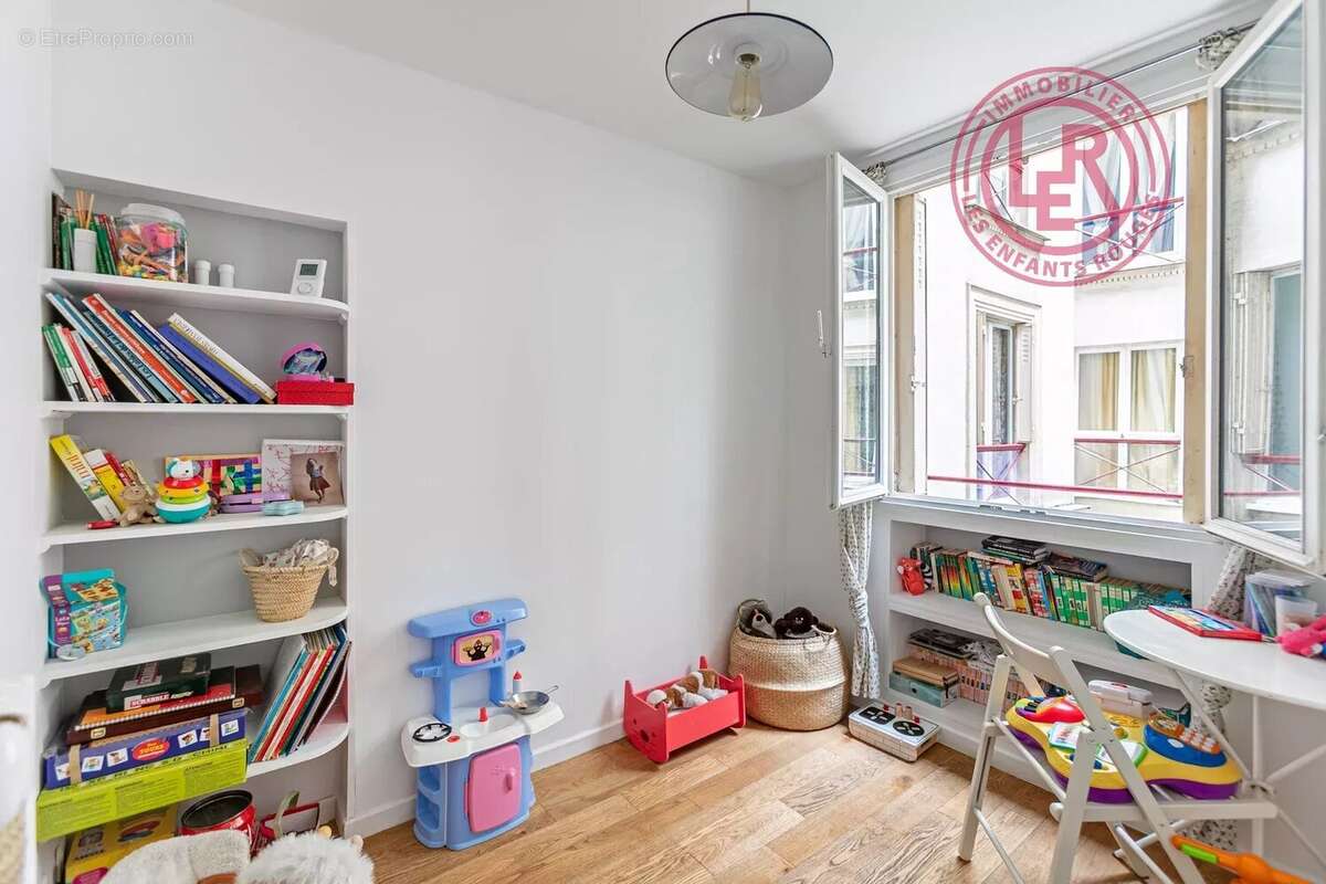 Appartement à PARIS-10E