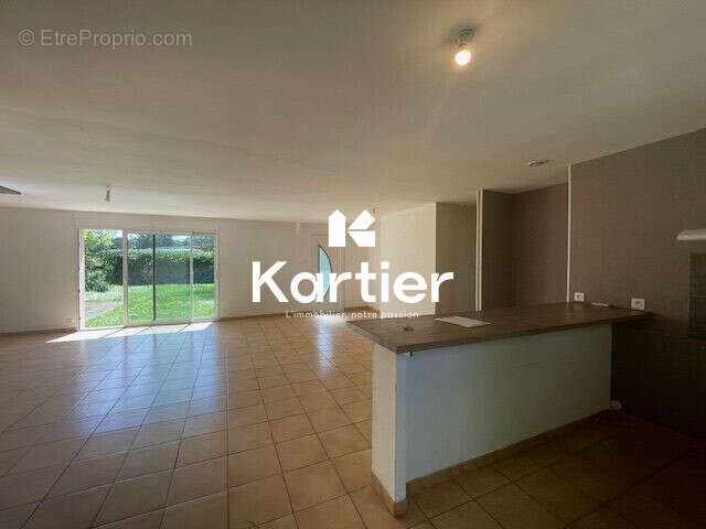 Maison à LAMOTHE-MONTRAVEL