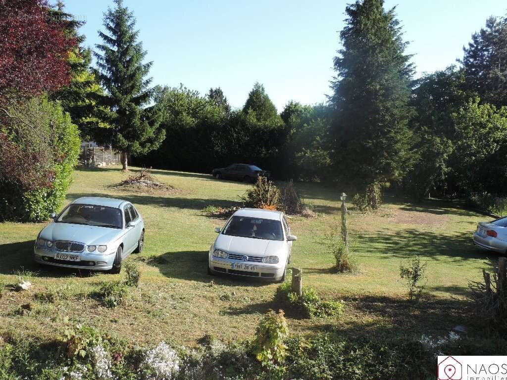 Terrain à FONTENAY-SUR-LOING
