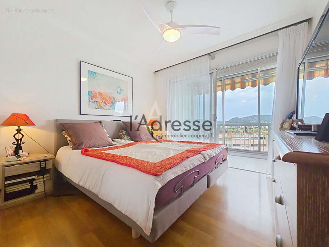 Appartement à MANDELIEU-LA-NAPOULE