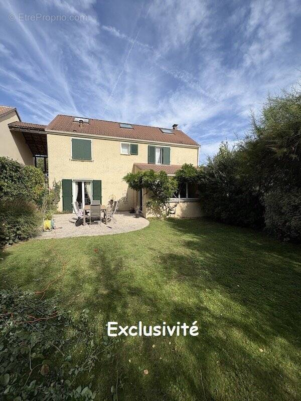 Maison à CHATEAUFORT