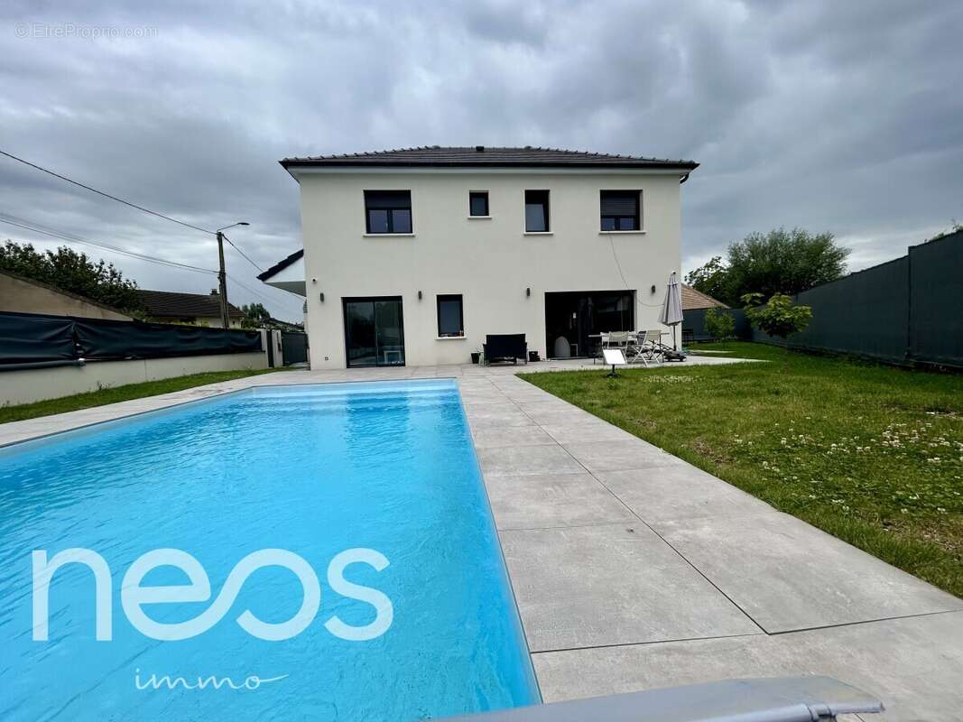 Maison à OUGES