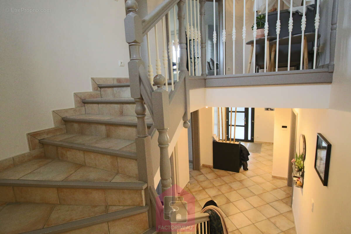 Maison à PUY-L'EVEQUE