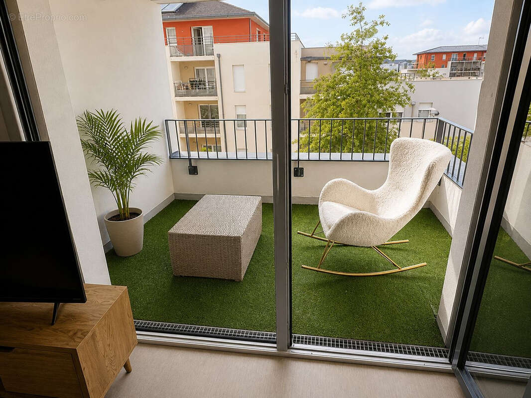 Appartement à AVRILLE