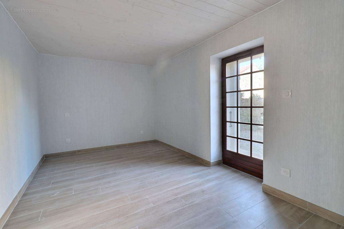 Maison à CHAILLE-LES-MARAIS