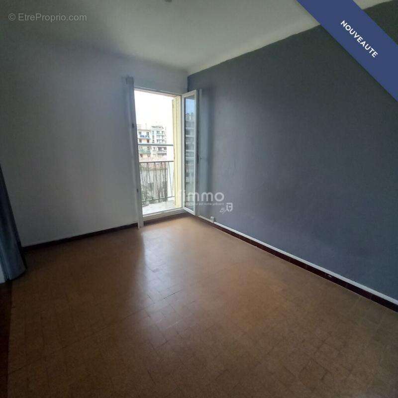 Appartement à MARSEILLE-4E