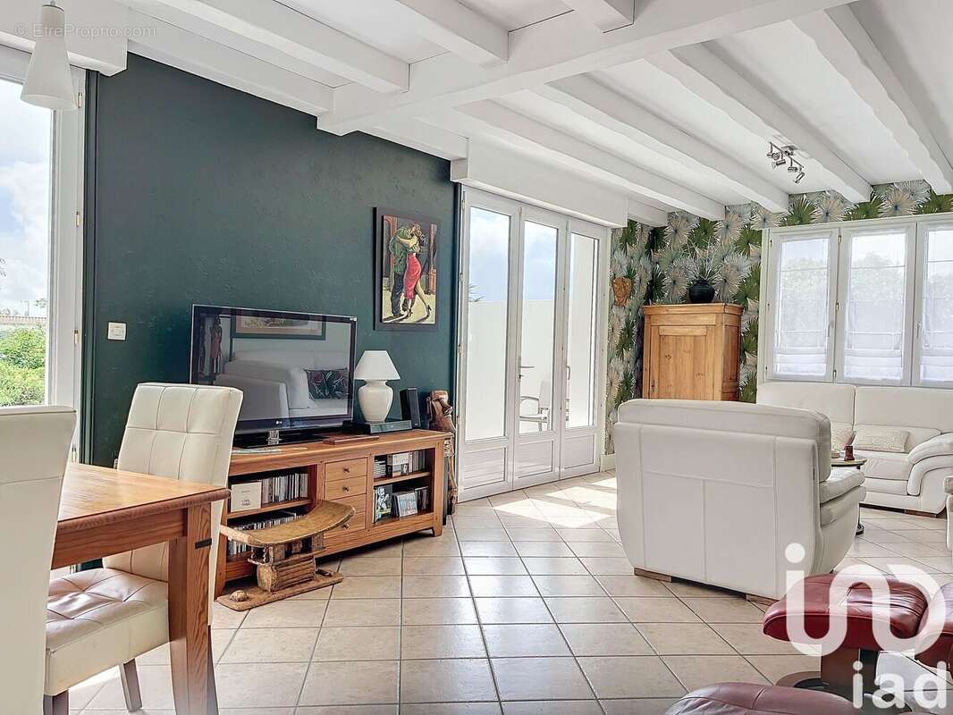 Photo 2 - Maison à CHARRON