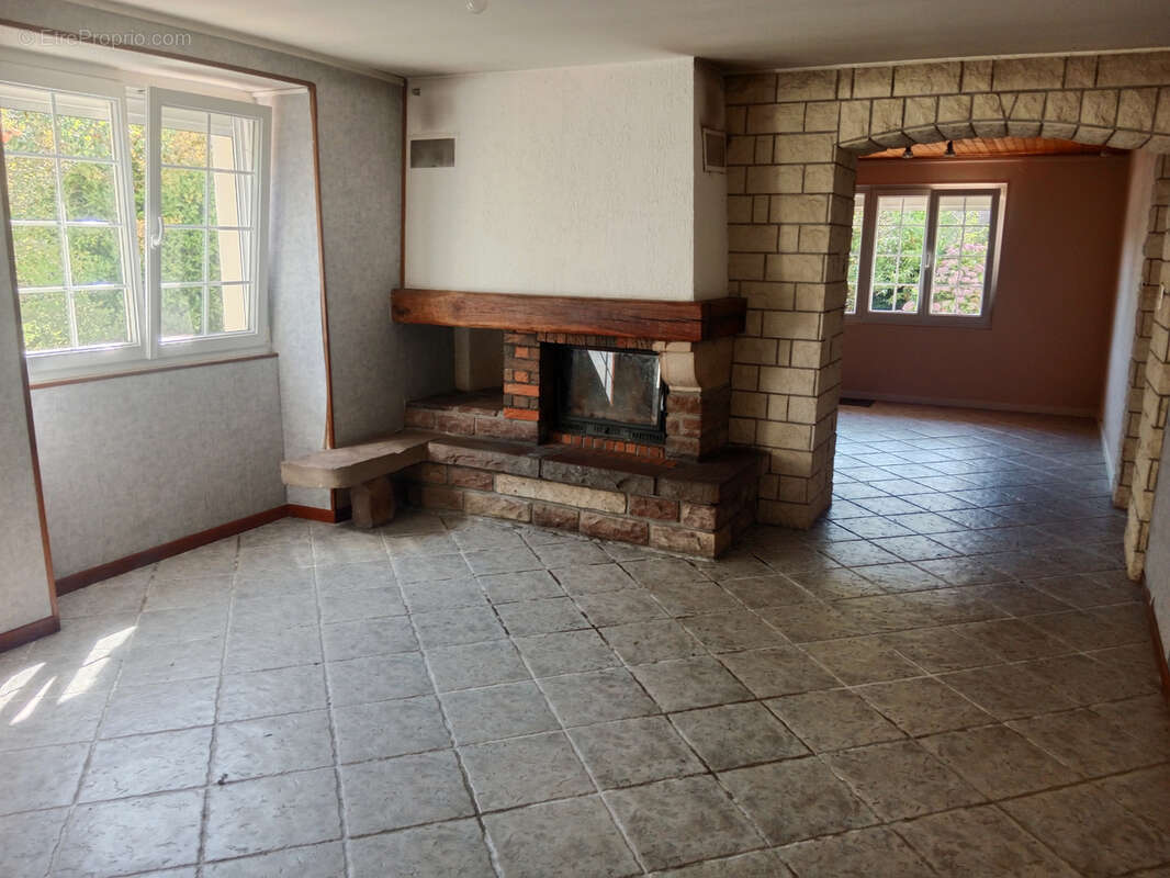 Maison à SAINT-VALBERT