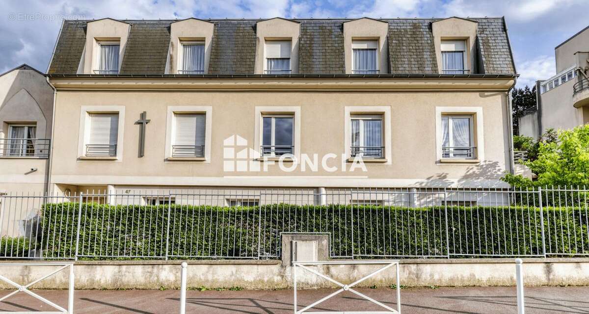 Maison à ISSY-LES-MOULINEAUX
