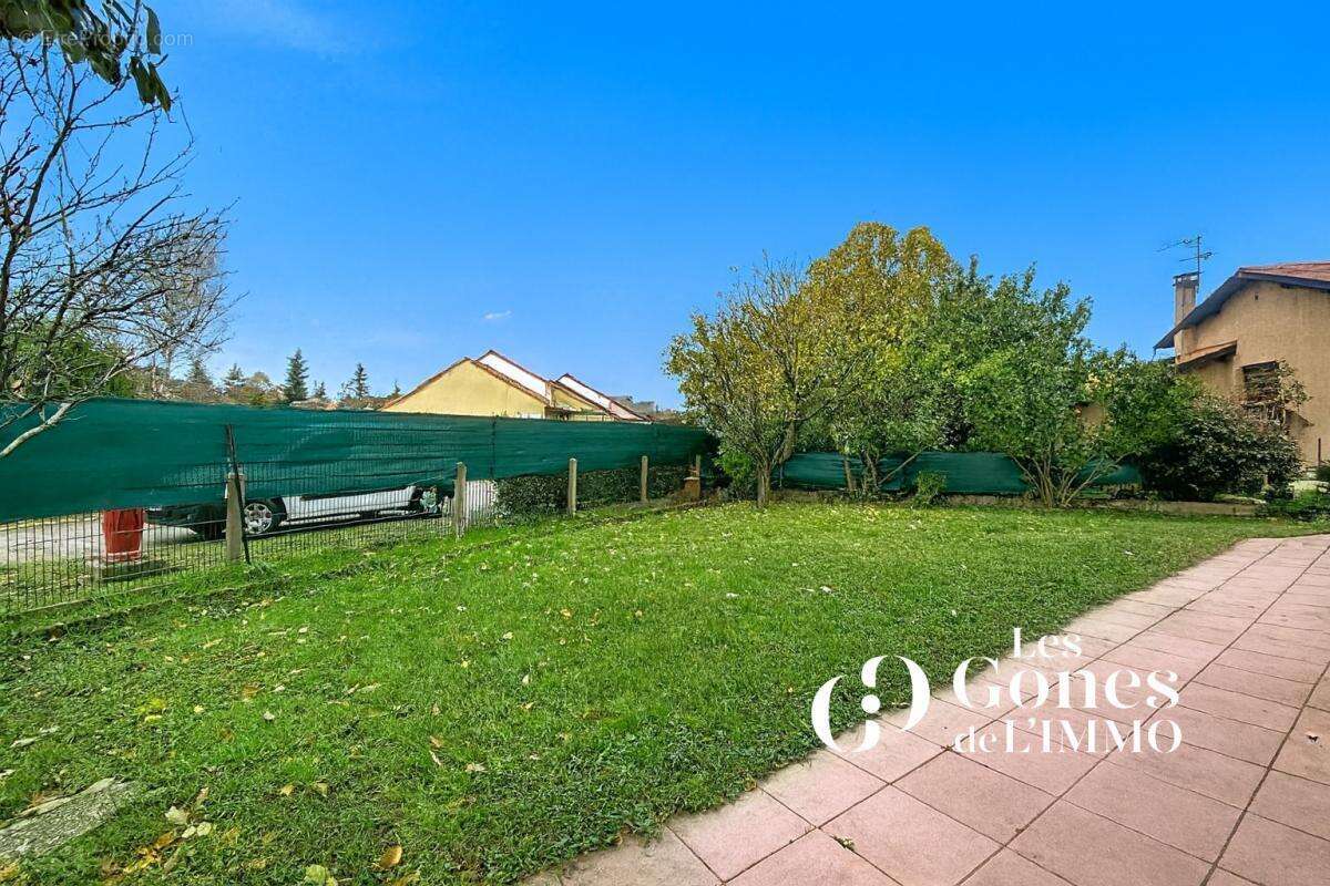 Maison à SAINT-GENIS-LAVAL