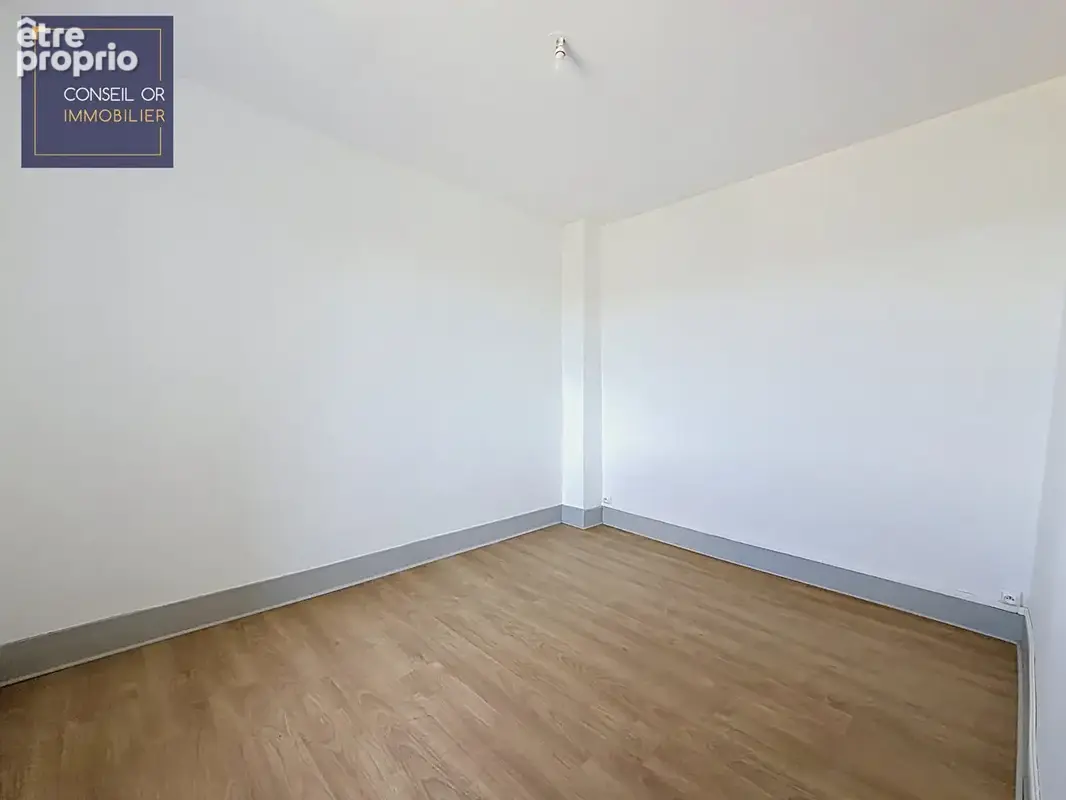 Maison T5 - 4 chambres - 160 m2 - terrain 1500 m2 - photo 9