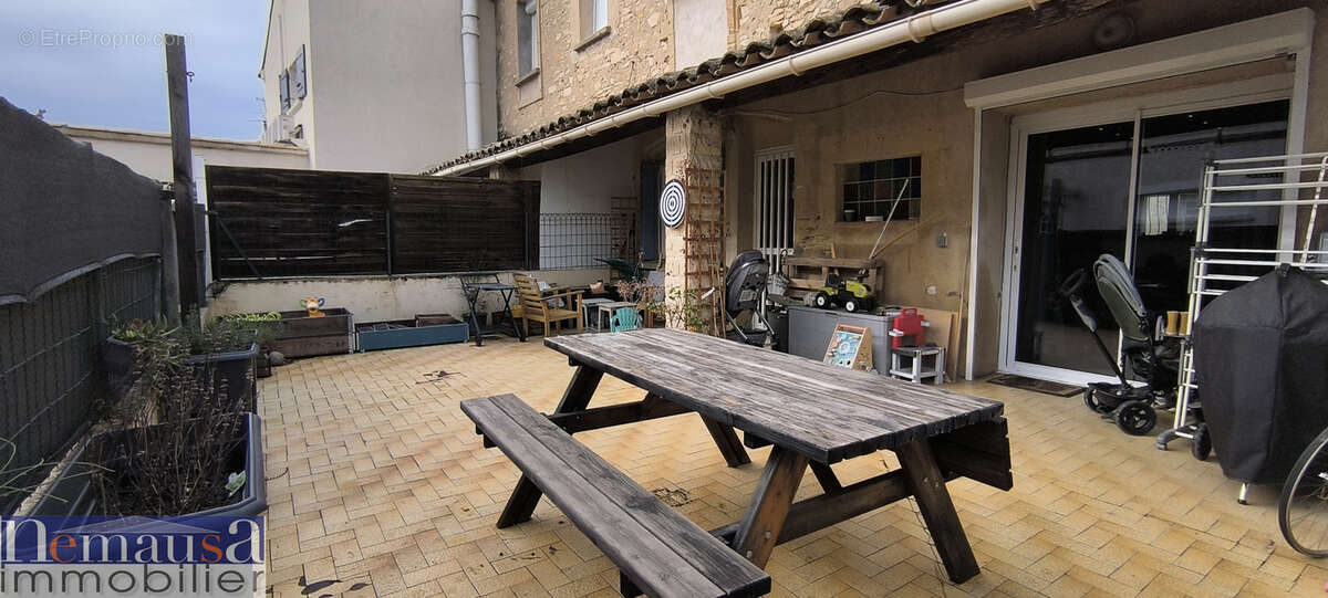 Maison à UCHAUD