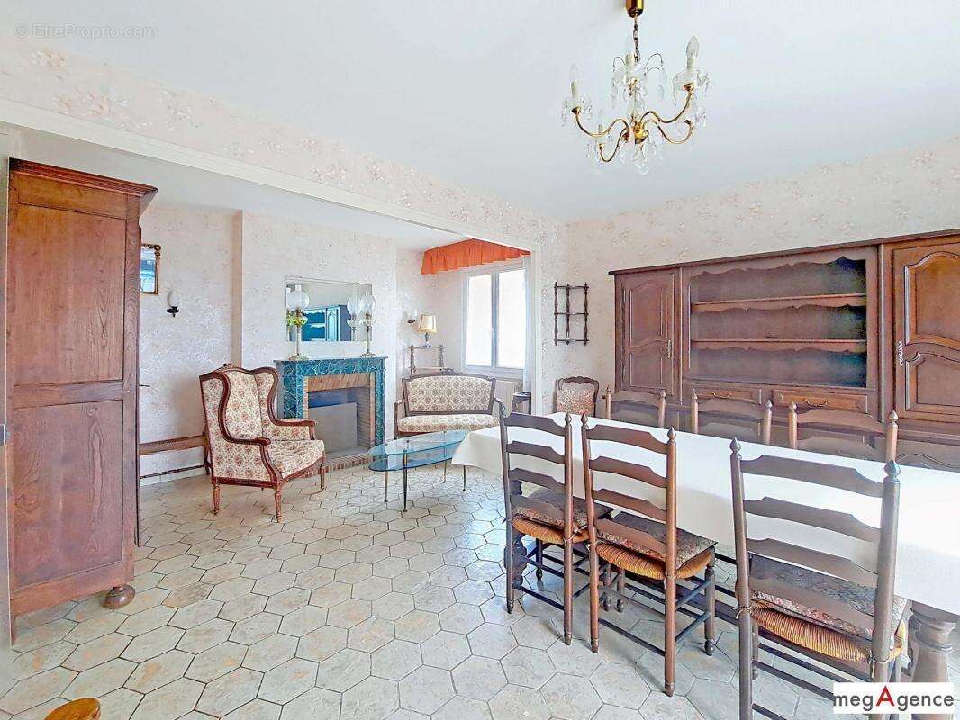 Maison à LA TURBALLE