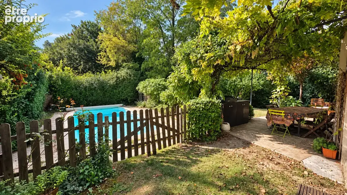 LAURIS : Maison T6 de 121 m2 avec piscine, garage et jardin arboré - photo 3