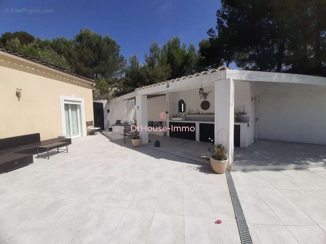 Maison 140 m² à Velaux  - photo 11