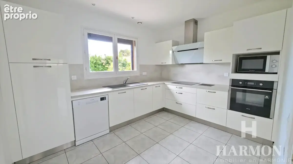 Maison de plain-pied avec 4 chambres, en impasse, à Saint-Pierre-du-Mont - photo 4