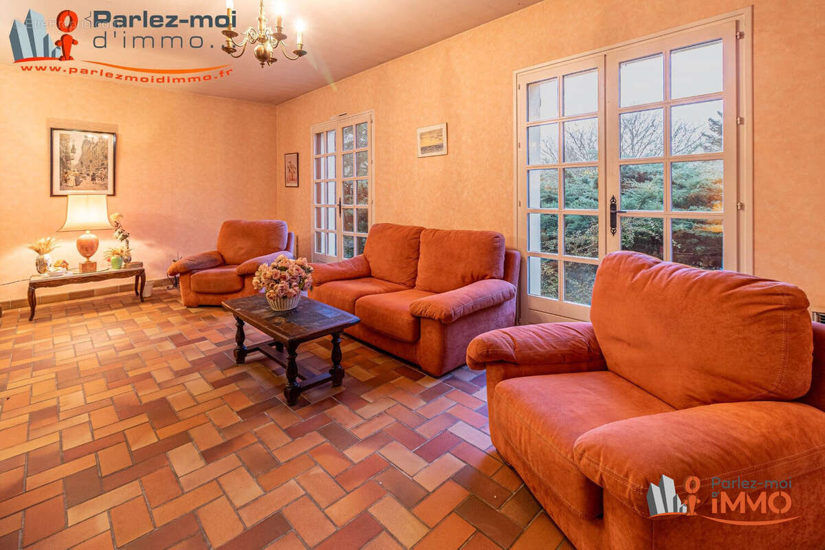 Maison à CHARBONNIERES-LES-BAINS