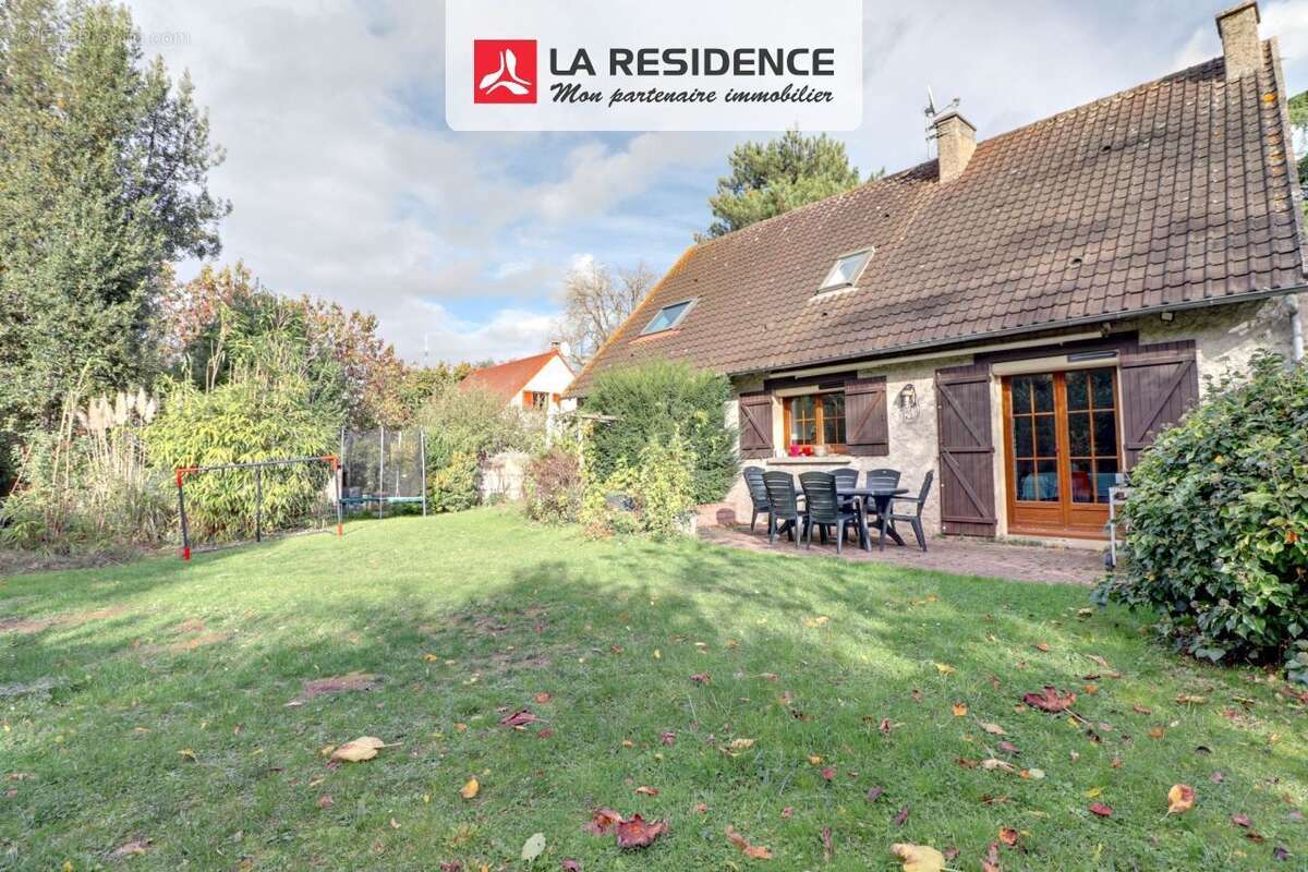 Maison à MAURECOURT