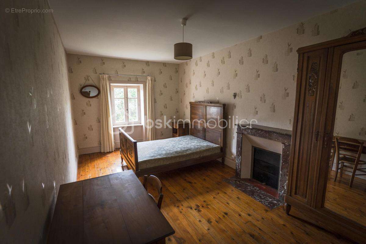 Maison à BLOT-L'EGLISE