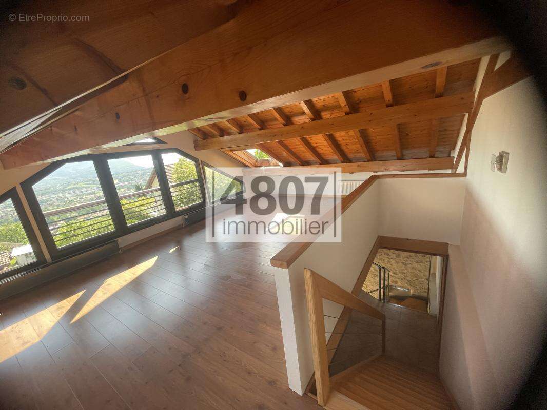 CRANVES-SALES   Ferme rénovée avec vue sur les montagnes et - photo 16