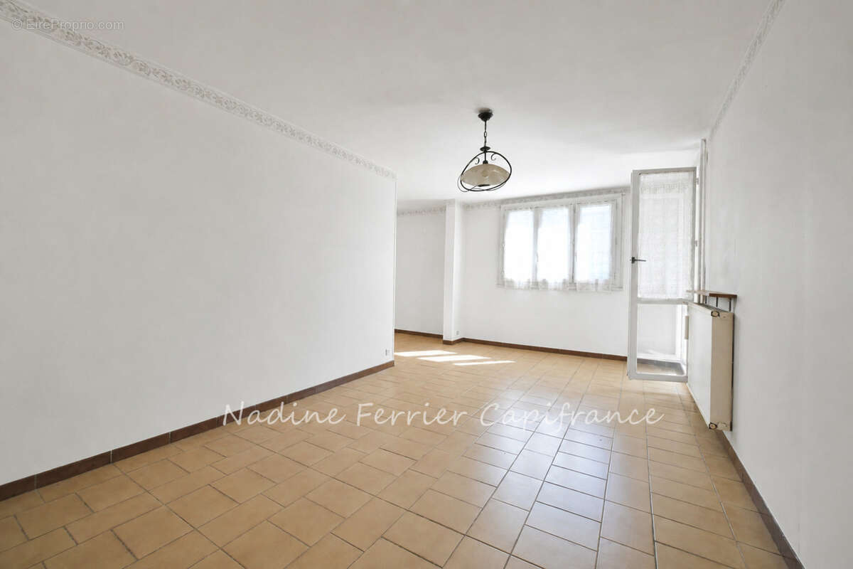 AIX-EN-PROVENCE – PIGONNET – Grand Appartement de 97 m² – 3 chambres - photo 2