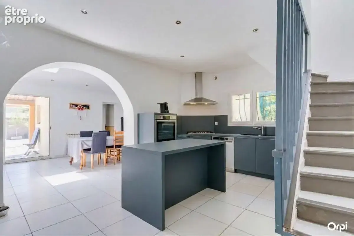 Maison familiale de 205 m² avec piscine – La Ciotat - photo 12