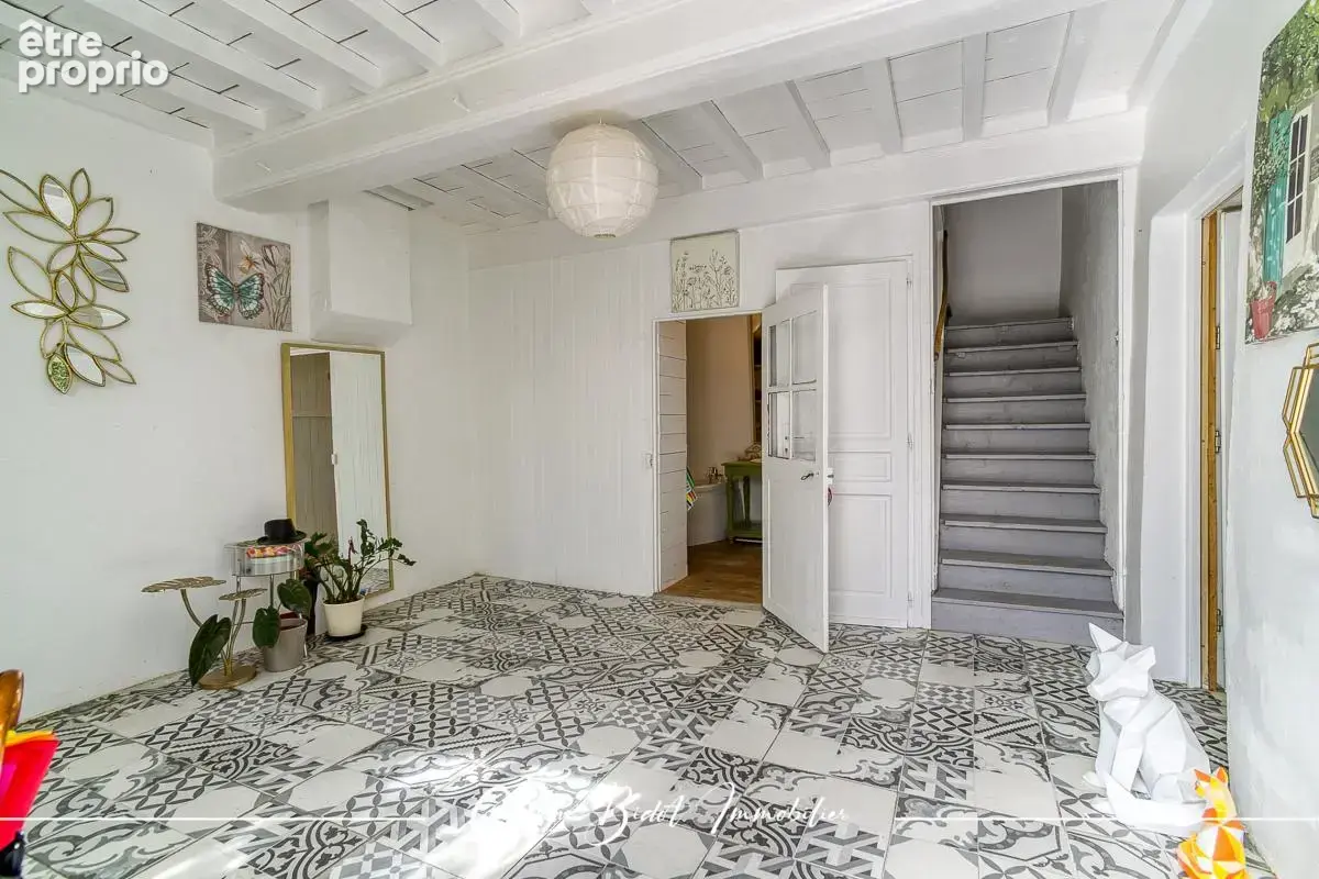 Maison 347 m² à Saint-Pierre-De-Chandieu  - photo 7